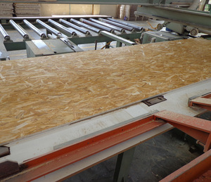 <span class=keywords><strong>Panneau</strong></span> <span class=keywords><strong>OSB</strong></span> à prix compétitifs pour la construction et les projets de mobilier, utilisation intérieure, film mélaminé imperméable <span class=keywords><strong>1</strong></span> - Product Image 1