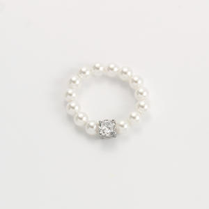 Sweet Four Claw Cube Sugar Zircon 4MM Elastic Finger Rings for Women <strong>Black</strong> White Artificial <strong>Pearl</strong> Beaded Rings - Product Image 6