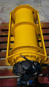 Velocità di trazione regolabile con verricello idraulico a due velocità per precisione e potenza - Product Image 3
