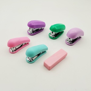 Biểu Tượng Tùy Chỉnh Nhựa Màu Giá Rẻ Khuyến Mại Xách Tay Văn Phòng Trường <span class=keywords><strong>Stapler</strong></span> engraradora 24/6 12 Tấm Dễ Thương <span class=keywords><strong>Mini</strong></span> <span class=keywords><strong>Stapler</strong></span> - Product Image 5