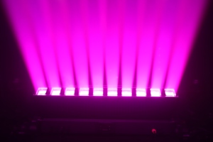 Barre d'inclinaison SUPER DOTLINE IP65 10x60W LED RGBW Pixel Zoom Strobe <span class=keywords><strong>Spark</strong></span> LED 1000W Barre IP mobile extérieure - Product Image 4