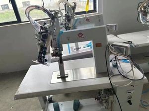 <span class=keywords><strong>De</strong></span> <span class=keywords><strong>segunda</strong></span> <span class=keywords><strong>mano</strong></span> <span class=keywords><strong>de</strong></span> aire caliente <span class=keywords><strong>de</strong></span> sellado máquina <span class=keywords><strong>de</strong></span> prensado máquina <span class=keywords><strong>de</strong></span> encolado <span class=keywords><strong>de</strong></span> traje <span class=keywords><strong>de</strong></span> esquí ropa emergencia tienda especial <span class=keywords><strong>de</strong></span> moldeo <span class=keywords><strong>de</strong></span> caucho prensa - Product Image 4