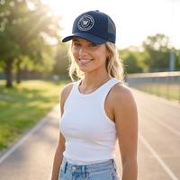 Gorra de béisbol trucker de malla con diseño de hojas a cuadros, deportiva, étnica, de 6 paneles, con logotipo personalizado, cierre de hebilla de un solo botón, transpirable
