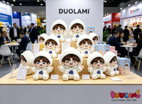 Jouets en peluche personnalisés, garçon en peluche blanc à capuche avec logo bleu sur la poitrine, cadeaux pour enfants, promotions de vacances, jouets en peluche personnalisés