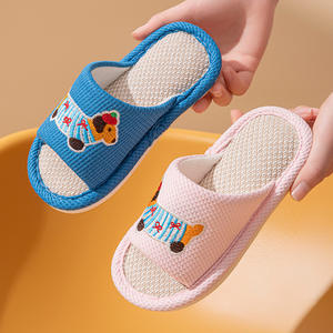 Nouveau Design Claquettes <span class=keywords><strong>en</strong></span> PVC pour Enfants Chaussons d'Intérieur à Bout Ouvert avec Assurance Qualité - Product Image 3
