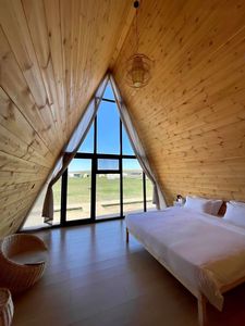 Mini Casa de Madera para Vacaciones al Aire Libre, Modelo Básico con Ventanas y Puertas, Casa de Vacaciones Económica para Fin de Semana - Product Image 3