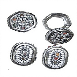 Pin de Aleación de Zinc Plateado con Decoración de Piedras, Forma Irregular, Tema Antiguo, Esmalte Duro en Relieve, Artículo Coleccionable Lowellcraft - Product Image 1