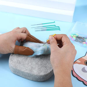 Venta caliente DIY fieltro de lana bordado pluma transfronteriza Multi-Tamaño Color DIY herramienta de costura caja de hierro para costura - Product Image 2