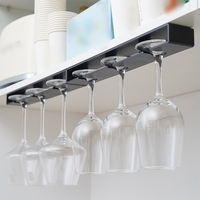 Porte-verre à vin en plastique pour verres à pied sous l'armoire