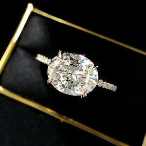 Anello di fidanzamento ovale scintillante per donna, elegante gioiello da dito alla moda - Product Image 6