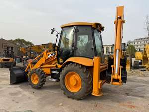 Chargeuse-pelleteuse JCB 3CX d'occasion en bon état, modèle 2022, capacité nominale de 6 tonnes, avec moteur et roulements, pour la construction, en vente en stock - Product Image 4