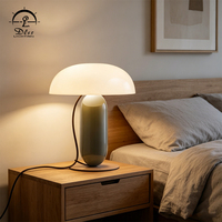 Lampe de table moderne pour chambre d'hôtel, éclairage décoratif en fer, ampoule halogène, alimentation CA