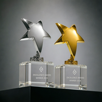Trophée de récompense d'entreprise avec logo personnalisé en cristal de haute qualité avec base en cristal et étoile en métal doré ou argenté
