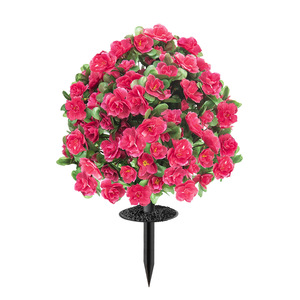 Bouquet de roses rouges artificielles avec feuilles vertes et piquet métallique pour décoration de jardin, porche, allée et pelouse - Product Image 3