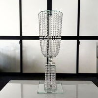 Support à fleurs haut en verre et cristal transparent brillant pour centres de table de scène de mariage (vente en gros)