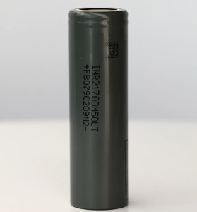 3.7V 5Ah 21700リチウムイオン充電式電池 M50LT LiCoO2カソード 14.4A放電率 800サイクル フラットトップ EV 家庭用 - Product Image 4