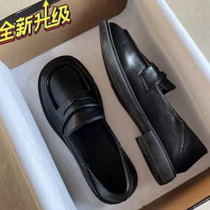 รองเท้าโลฟเฟอร์หนังนิ่มสำหรับผู้หญิง ส้นเตี้ย สวมใส่สบาย ดีไซน์โปร่ง พื้นยาง ผลิตที่เวินโจว เจ้อเจียง - Product Image 4