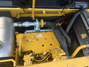 Excavatrice sur chenilles hydraulique d'occasion Caterpillar CAT320C d'origine, moteur, boîte de vitesses, puissance 110 kW, capacité de la benne de 0,8 m³, modèle 2022 - Product Image 6