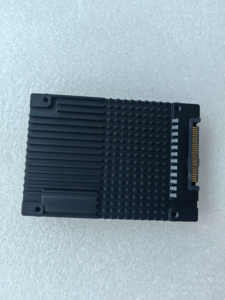 PBlaze6 6536 U.2 SSD NVMe de 3.2TB y 2.5 Pulgadas para Servidor Empresarial, Interno, 6.8GB/s, Usado, Desmontado - Product Image 3