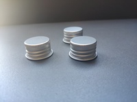 Capsules de bouteilles de qualité supérieure en aluminium N24/410 anti-fuite, capacité personnalisable, fermetures de bouteilles de qualité supérieure, qualité alimentaire, fabrication chinoise
