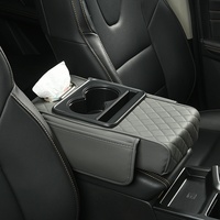 Boîte de rangement pour accoudoir central avant de voiture avec coussin rehausseur en cuir intégré, porte-gobelet et pochette de rangement pour mouchoirs pour les voyages en voiture