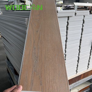 Revêtement de sol SPC en bois vierge, finition UV, système de pose flottante par clipsage, étanche et antidérapant, idéal pour les projets hôteliers et d'ingénierie - Product Image 1