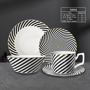 Assiette en céramique attrayante à bord <span class=keywords><strong>noir</strong></span> ensemble de dîner assiette en céramique à bord doré restaurant ustensiles de cuisine de mariage assiette en céramique pour fête - Product Image 5