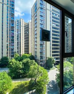 نافذة ألمنيوم حديثة أوتوماتيكية أفقية عازلة للصوت بزجاج مزدوج مقسى وعازل حراري مع شرائح تهوية، معتمدة من إنيرجي ستار - Product Image 3