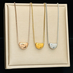 Daihe สร้อยคอรูปหัวใจสแตนเลสสตีลดีไซน์เรียบง่าย - Product Image 5