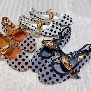 Nouvelles chaussures <span class=keywords><strong>de</strong></span> <span class=keywords><strong>ballet</strong></span> pour femmes à talons bas, style féerique, à semelle plate, à pois noirs, tendance - Product Image 2