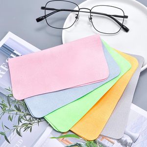Chiffon de nettoyage pour lunettes personnalisé avec logo imprimé, chiffon de nettoyage pour lunettes de soleil, chiffon de nettoyage pour verres en microfibre - Product Image 3