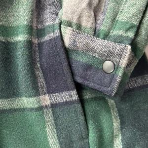 Veste de chemises à carreaux en flanelle boutonnée à manches longues pour hommes, teint en fil de polyester avec doublure <span class=keywords><strong>matelassée</strong></span> pour logo d'hiver <span class=keywords><strong>sur</strong></span> le devant - Product Image 5