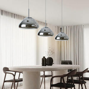 โคมไฟระย้าแก้วสไตล์นอร์ดิกมินิมอล ดีไซน์สร้างสรรค์ รูปทรงแปลกตา ชุบเคลือบด้วยไฟฟ้า เหมาะสำหรับเคาน์เตอร์บาร์ ร้านอาหารชาบู และห้องนั่งเล่น - Product Image 6