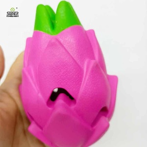 Toplu Chewers için Strabarry domates Pitaya kauçuk köpek oyuncaklar OEM ODM köpek çiğnemek oyuncak büyük sert dayanıklı gıda dağıtıcı oyuncak - Product Image 5