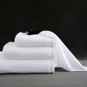 <span class=keywords><strong>Set</strong></span> di <span class=keywords><strong>asciugamani</strong></span> da bagno di lusso in puro cotone 21S/32S-personalizzabili a asciugatura rapida e traspirante stile Hotel motivi floreali per eleganza - Product Image 1