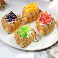 Kawaii simulatie fruit croissant sleutelhanger aardbei mango bosbes druif hanger 3D voedsel charme rugzak decor damesgeschenken
