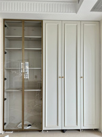 Armoire à vêtements design de garde-robe blanche française pour la disposition des meubles de chambre à coucher dans les maisons Villas chambres d'hôtel