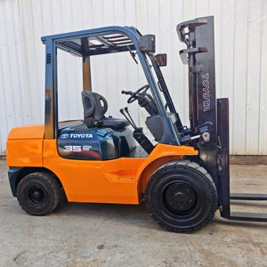 Toyota Japan Made 3.5 Ton Diesel Engine <b>Forklift</b> Secondhand Toyota 35 Internal <b>Forklift</b> - Product Image 4