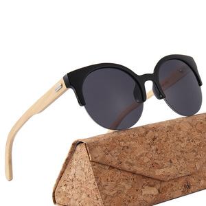 Lunettes de soleil en bois de style européen classique, monture noire, protection UV400, unisexe, branches en bambou, verres en PC - Product Image 2