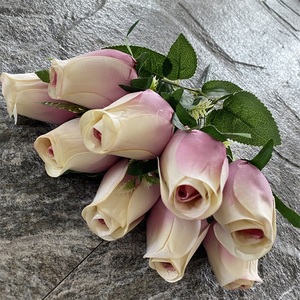 Fiori di alta qualità centrotavola per la casa artificiale teste di fiori 9 boccioli di rosa piccoli - Product Image 3