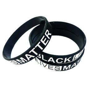 Kaufen Sie benutzer definierte Silikon-Armbänder mit geprägtem Qr-Code-Logo - Product Image 3