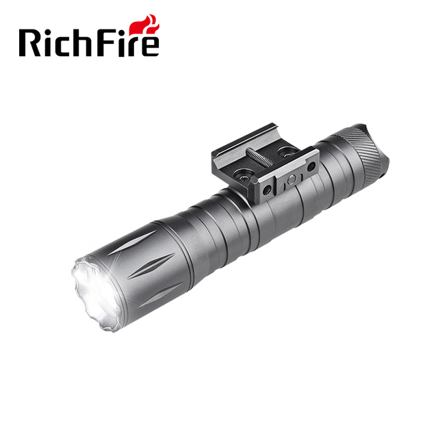 Professional 1800lm Tactical Flashlight 18650 Rechargeable LED Bulb High Power Lanterna Wireless Remote Switch for Outdoor Usage