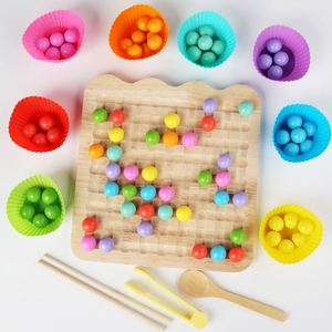 Jeu de tri de couleurs et d'association Montessori en bois pour développer la motricité fine, idéal pour les garçons et les filles de 2, 3, 4 et 5 ans - Product Image 1