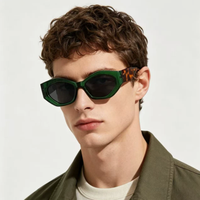 Kacamata Hitam Unisex 2026 Model Vintage Bingkai Kecil Tren Fashion Pelindung UV400 Warna-warni Tidak Beraturan Harga Pabrik PC ODM