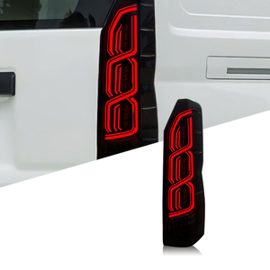 ไฟท้ายรถยนต์ดีไซน์ใหม่สำหรับ Toyota Hiace300 ปี 2019-2025 12V ไฟเบรกหลัง ไฟท้าย OE ขายส่ง ไฟท้ายใหม่ - Product Image 1