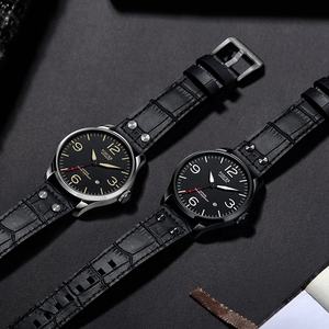 Montre à mouvement mécanique automatique pour hommes OEM de 42mm avec forme de boîtier Tonneau étanche 5ATM et logo personnalisé à quantité minimale de commande bas - Product Image 6