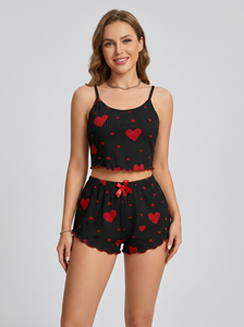 <span class=keywords><strong>Pigiama</strong></span> da <span class=keywords><strong>donna</strong></span> all'ingrosso con stampa a cuori, set 2 pezzi con canotta a costine e <span class=keywords><strong>pantaloncini</strong></span> con bordo a balze, abbigliamento da notte e loungewear, personalizzabile con logo OEM - Product Image 3