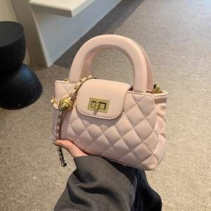 Sac bandoulière unisexe 2025 Nouveau style Sac à main Luxe léger Unique Sensation haut de gamme Style français Cuir véritable Capacité 1L - Product Image 1