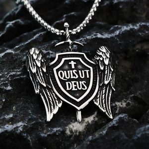 Collier pendentif bouclier en acier inoxydable avec ailes et épée Quis Ut Deus, bijoux de mode pour hommes, cadeau - Product Image 1