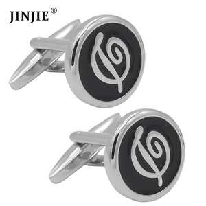 Nouvelle arrivée stock vente chaude boutons de manchette alphabet émail doux laiton noir lettre boutons de manchette pour hommes - Product Image 5